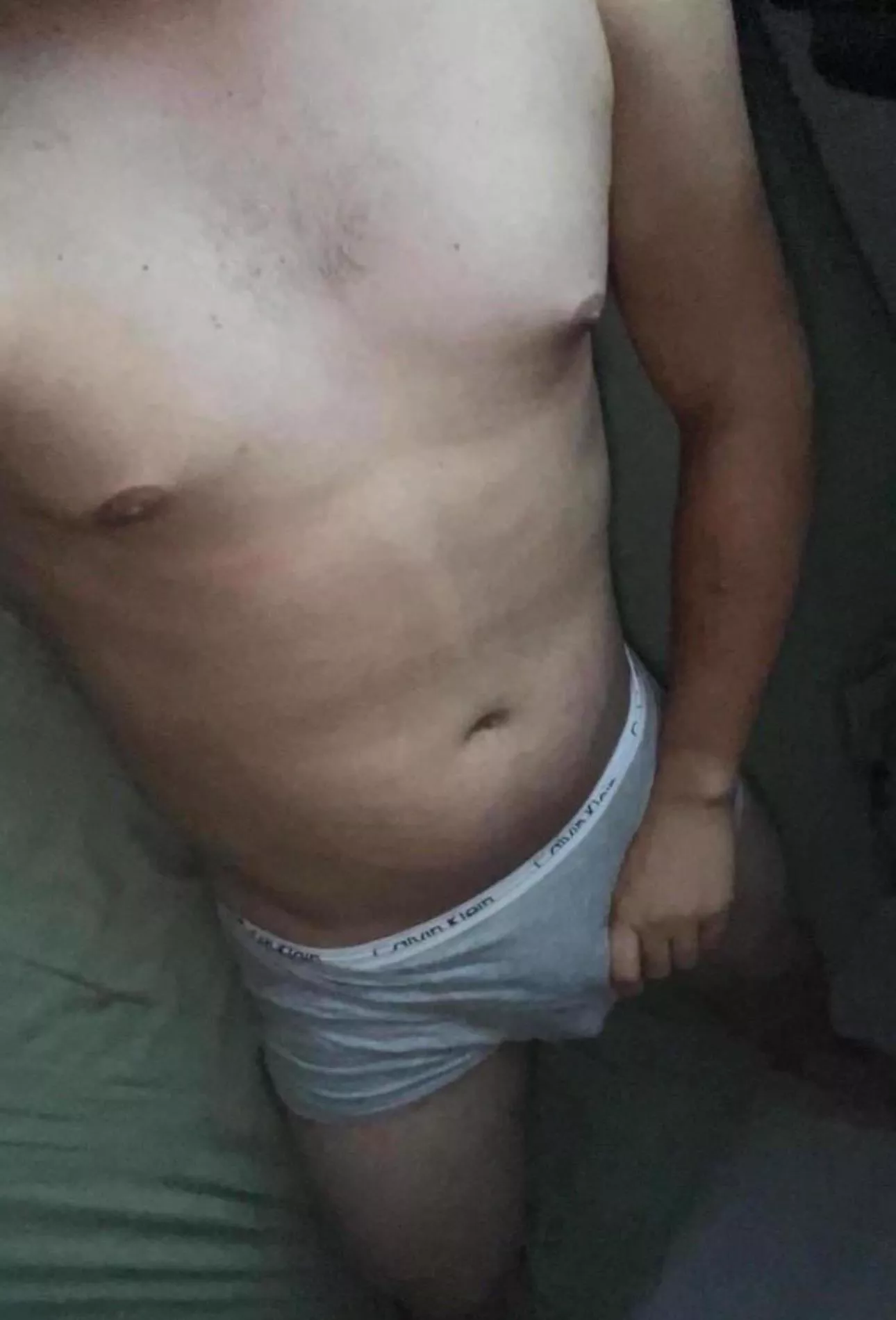 29 UK. -Bi top, looking for fun, Kinkier the better 22+ asl and face/ body pic needed - jamiet948. posted by aus421