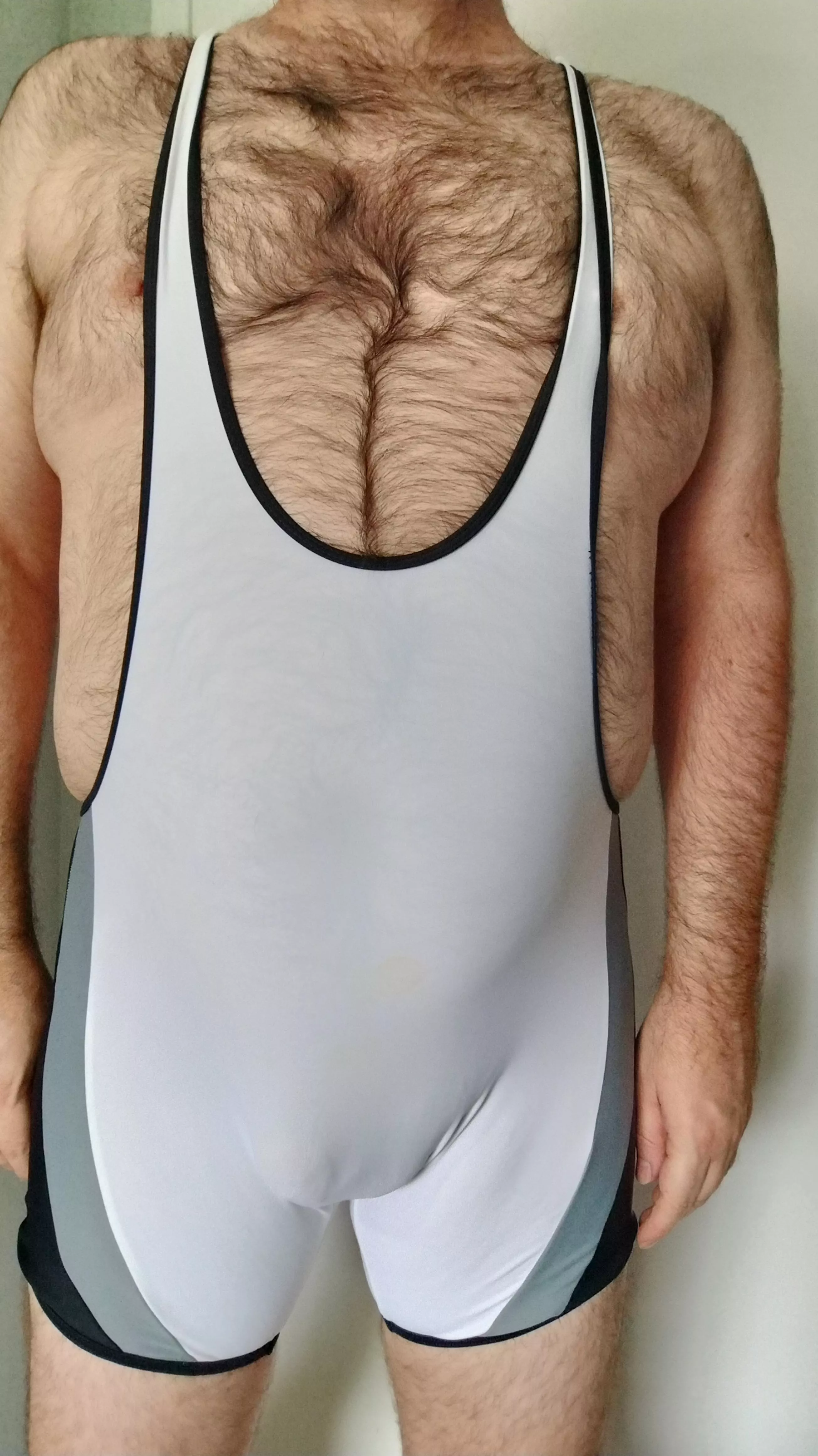 42 Daddy bear needs a wrestling partner 🤼‍♂️ DMs are open posted by th1rstyb0y