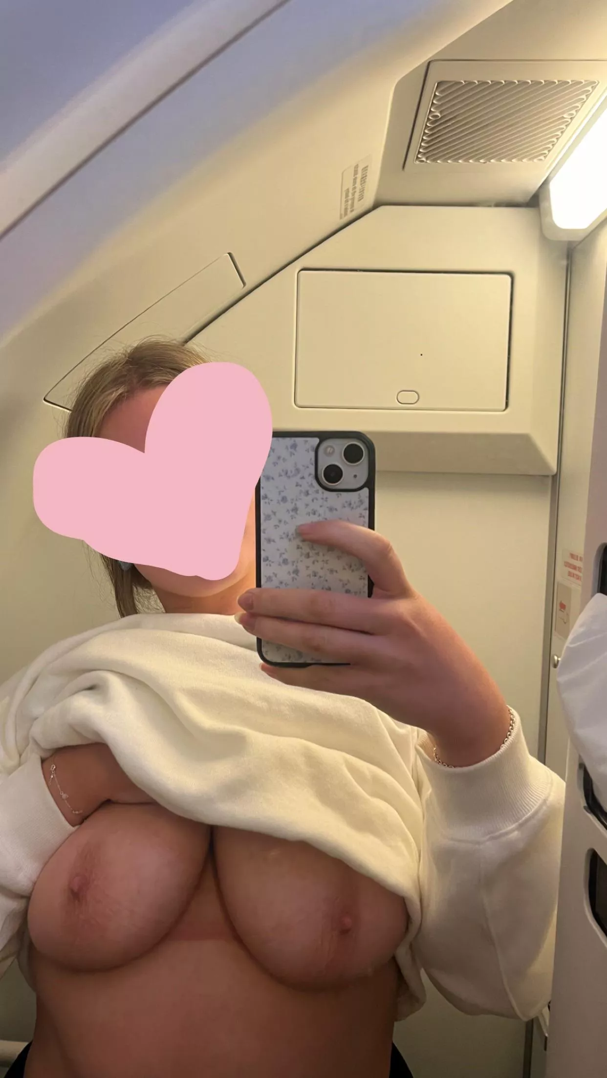 airplane boobie (f) posted by ogeorgie212