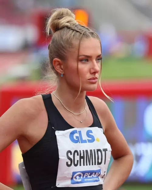 Alica Schmidt - German Runner by crypticagent185
