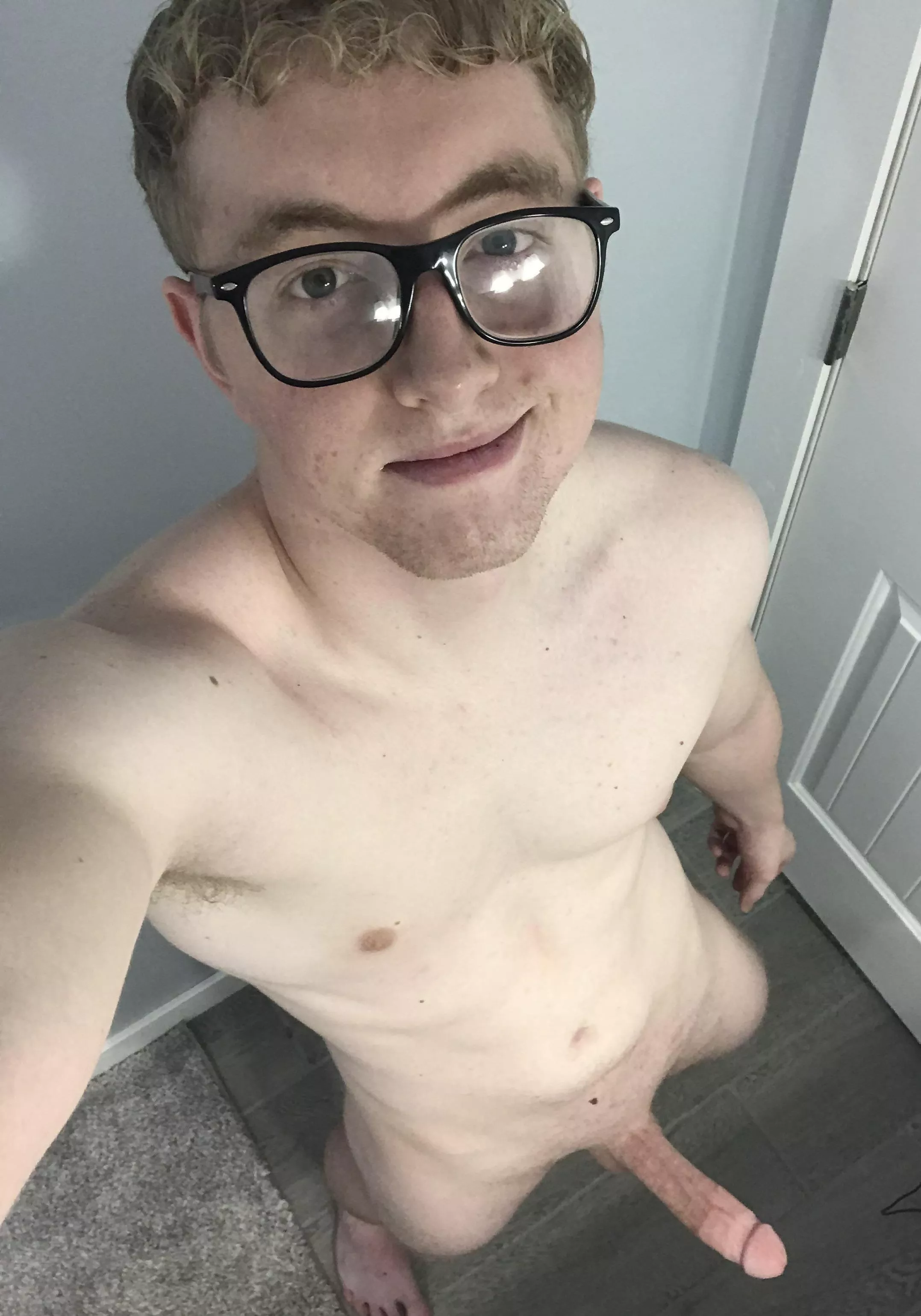 Am I your type? 🤓 posted by Zercules6475