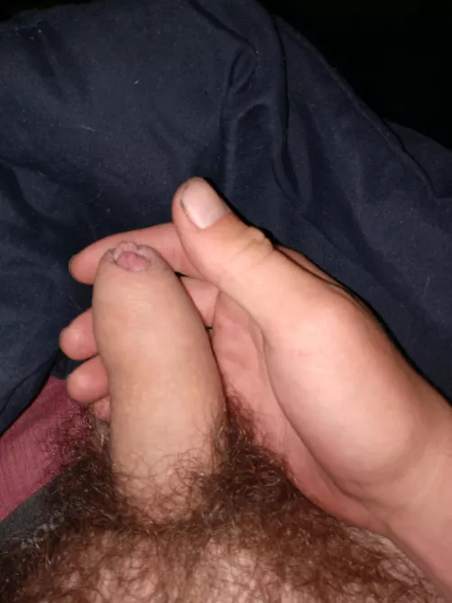Any daddies wanna chat degrade me and be praised by me by Realistic_Sky1120