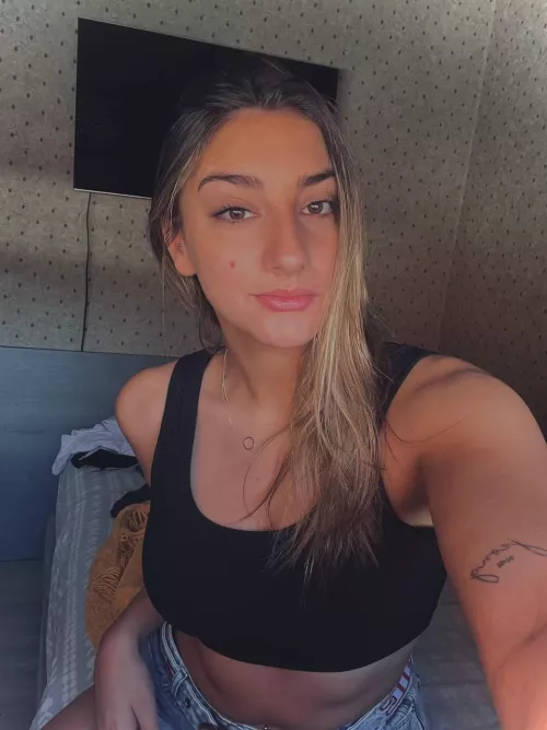 Comfy at home how do i look? by haimelbismao