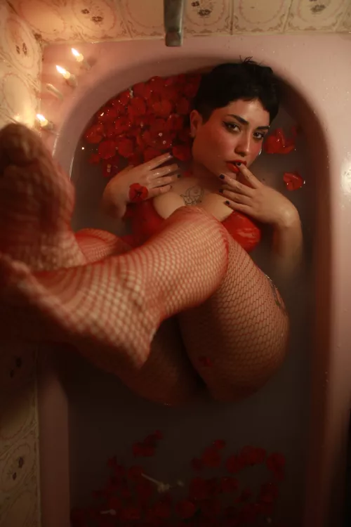 Do you wanna take a romantic bath with me? (@misscurvybrava) [Onlyfans] by lebrava