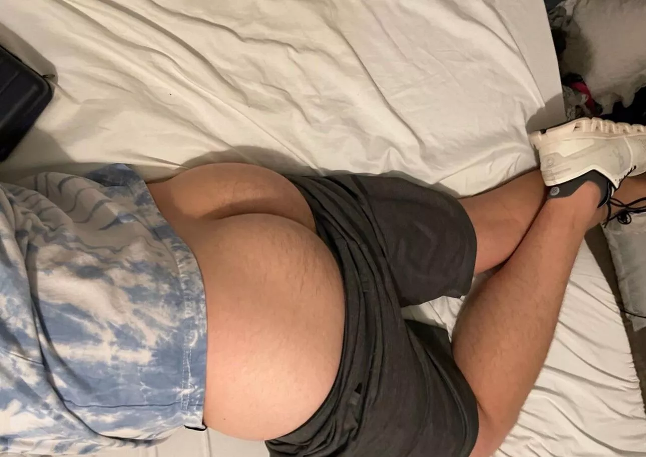 Feeling cheeky… 🍑 posted by SwitchJock69