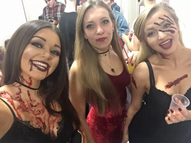 Halloween Party Girls! by joisissy