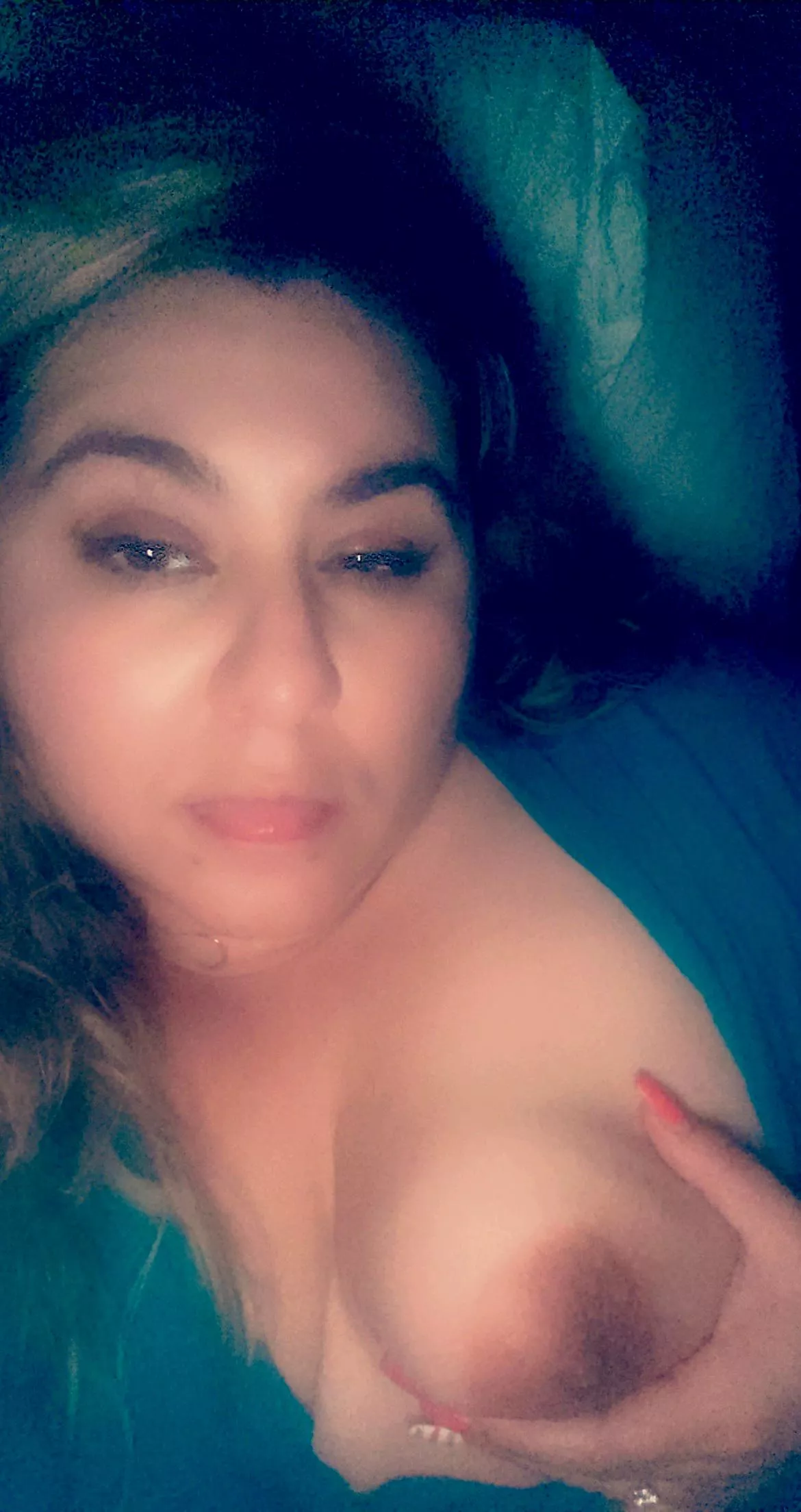 Happy Hump Day 💋 posted by Camilachi2