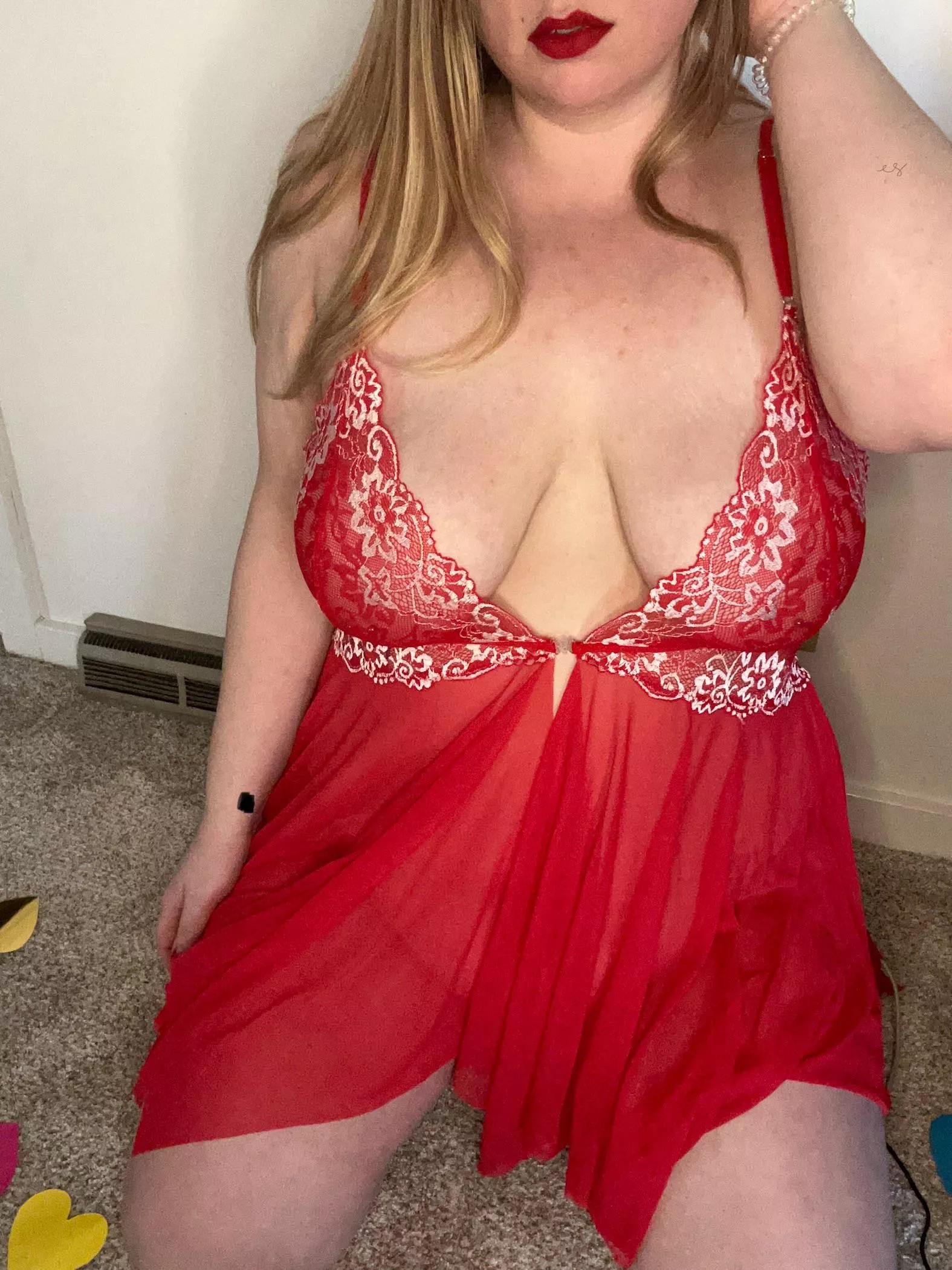 Happy Valentine’s Day 😈❤️ now come play with this housewife! posted by Emergency_Solution89