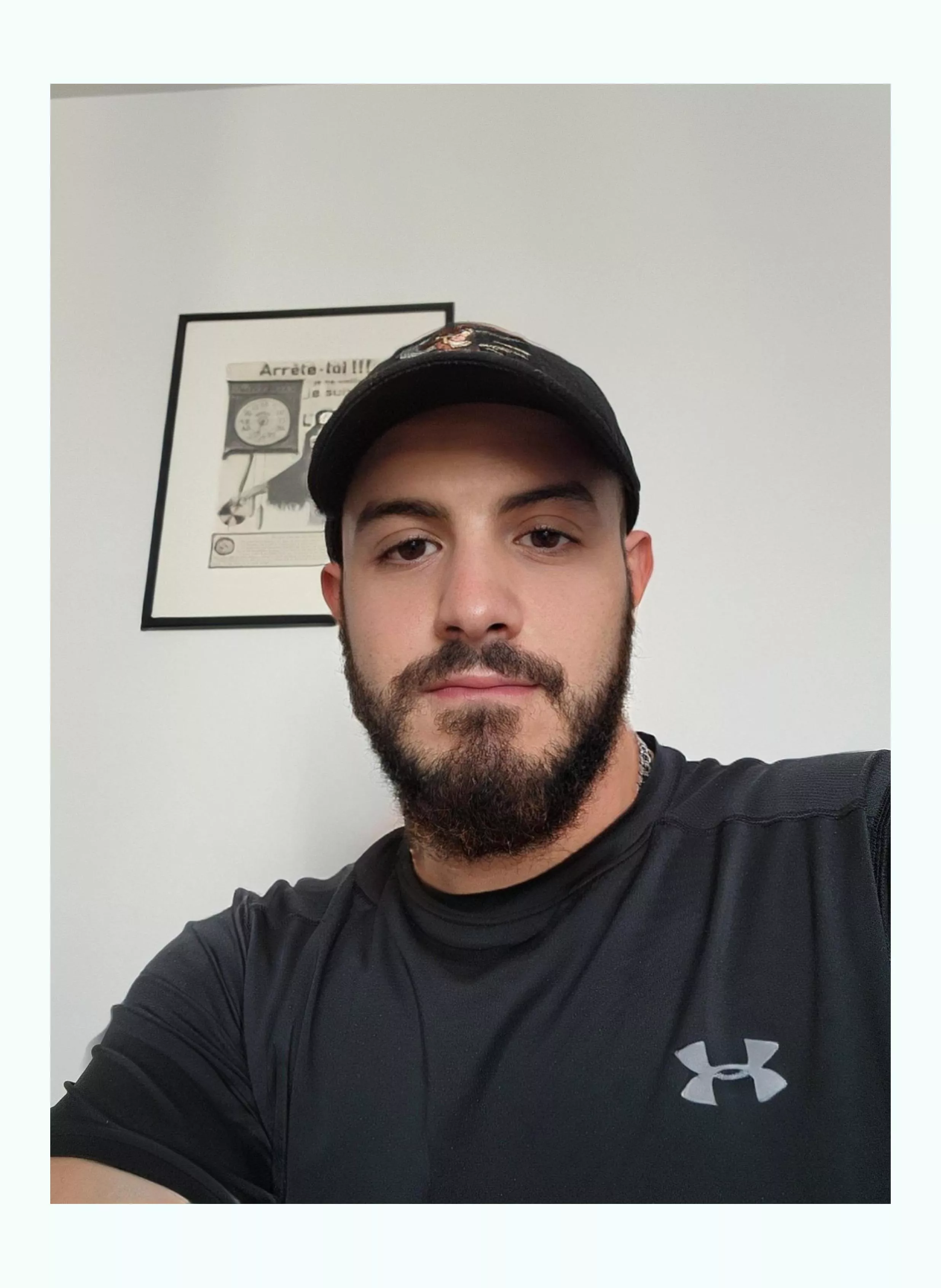 Hello 🤗😘 posted by Reagan_Obrien187