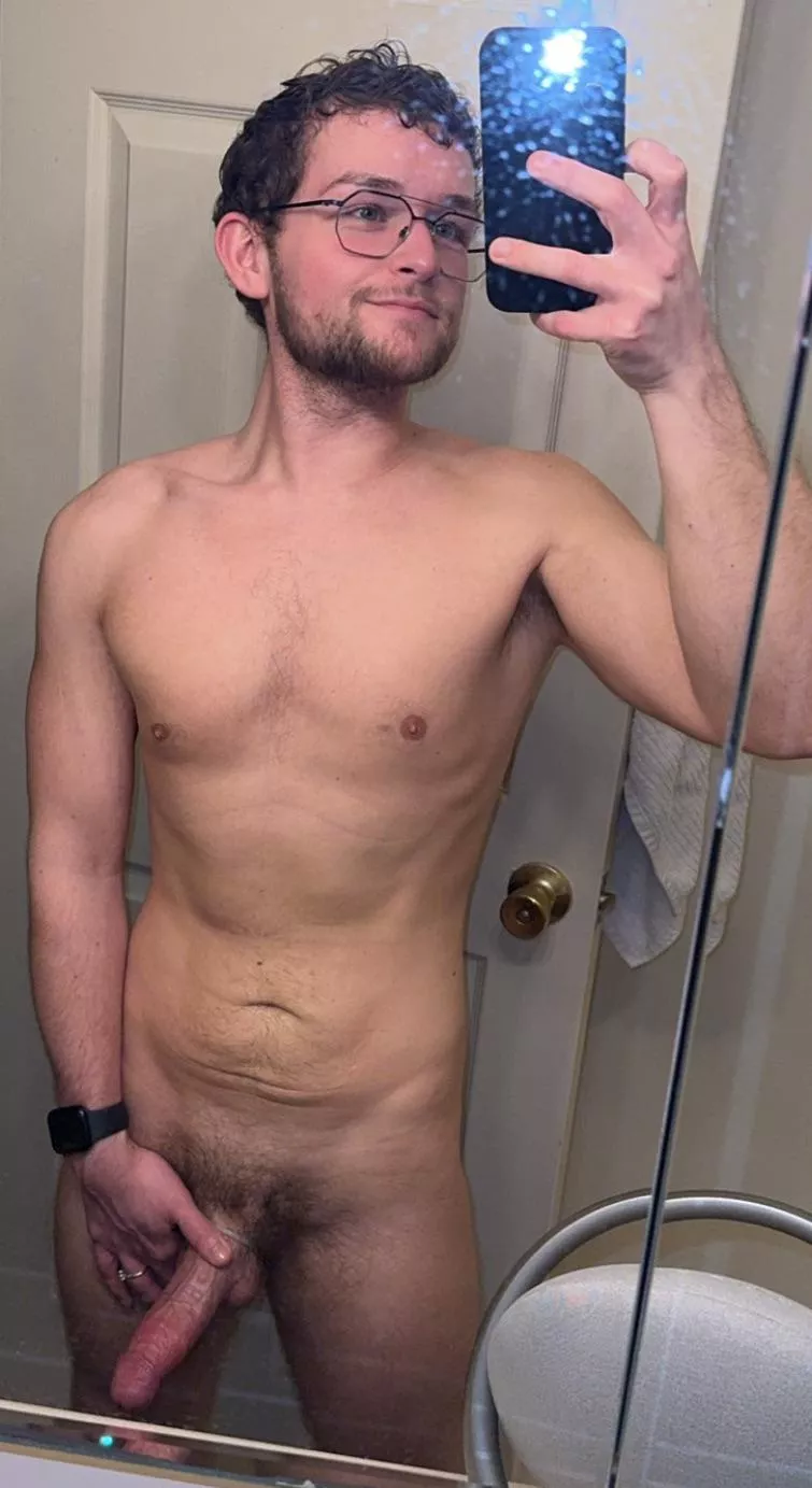 Hi boys 😚 posted by hoenestlyluk3