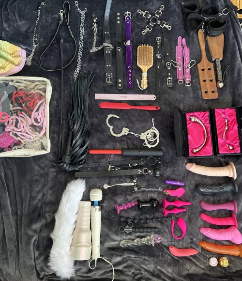 I love seeing peoples personalities through their collections. Here’s mine: by emmaiskitten