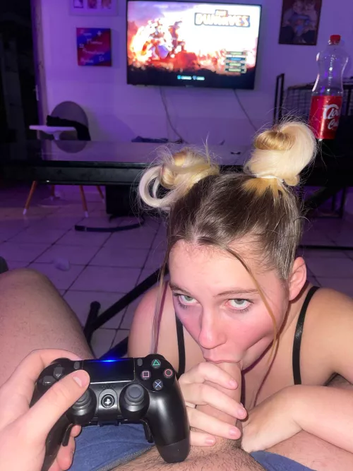 I sucked off a fan after he broke up with his girlfriend while he was playing... by Beauty_Evil