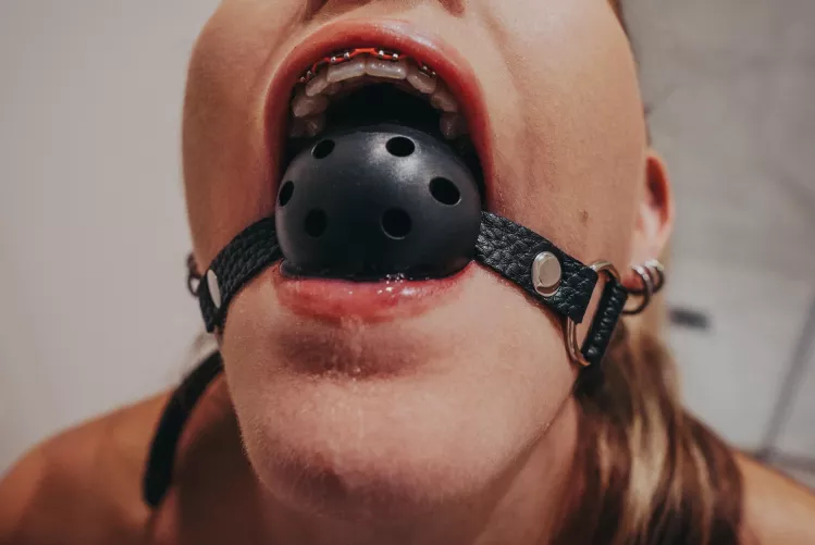 It’s so hard not to make a mess by andie_x