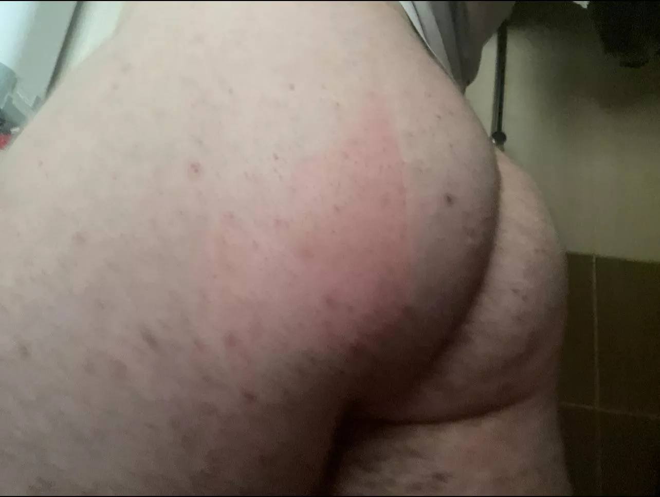 M 18 bottom hmu posted by Embarrassed-Kale-810