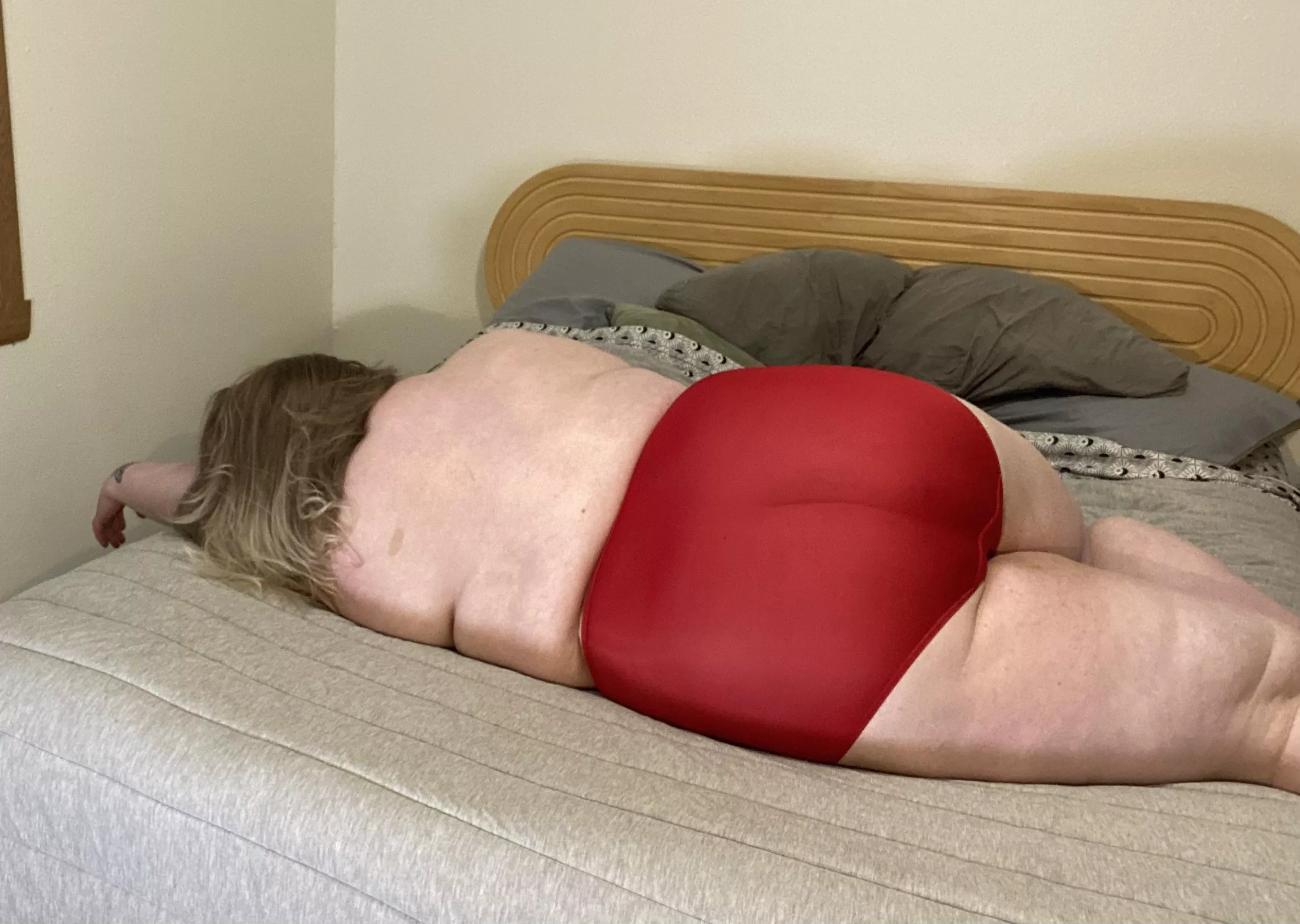 Me, the day after Valentine’s Day. What do you have to say for yourself, mister? 🤭 posted by gillekm