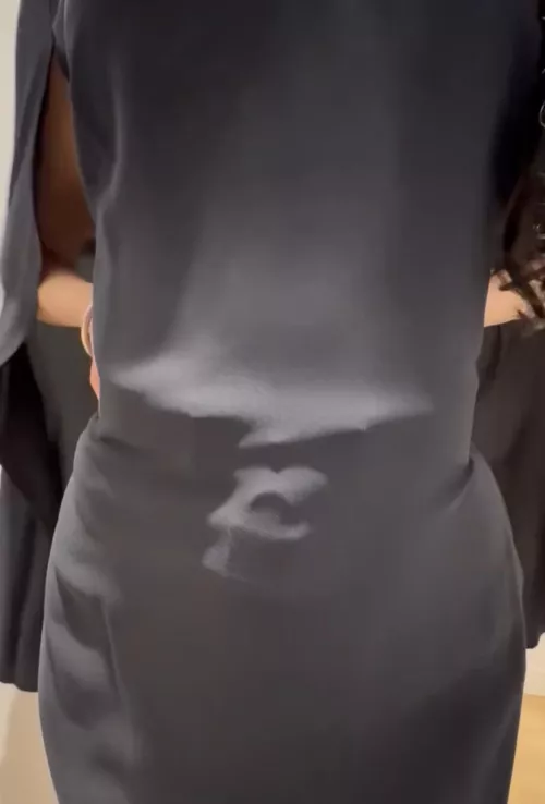 My belts are always visible when I wear tight dresses😫😫 by wet_nesday