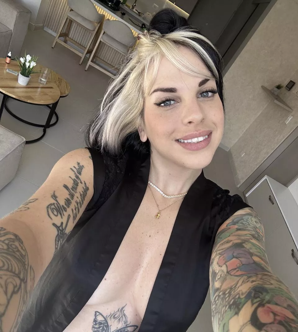 My favorite activity is taking my clothes off posted by ottaviia