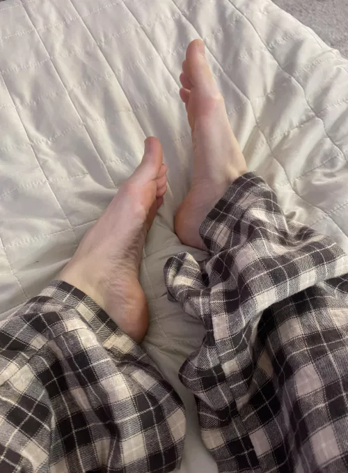 Naughty Feet IRTR by iotacc