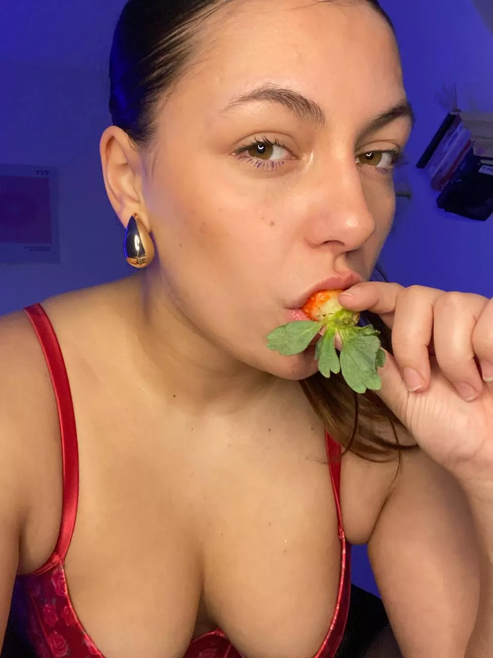 need something bigger to suck posted by Kacpei