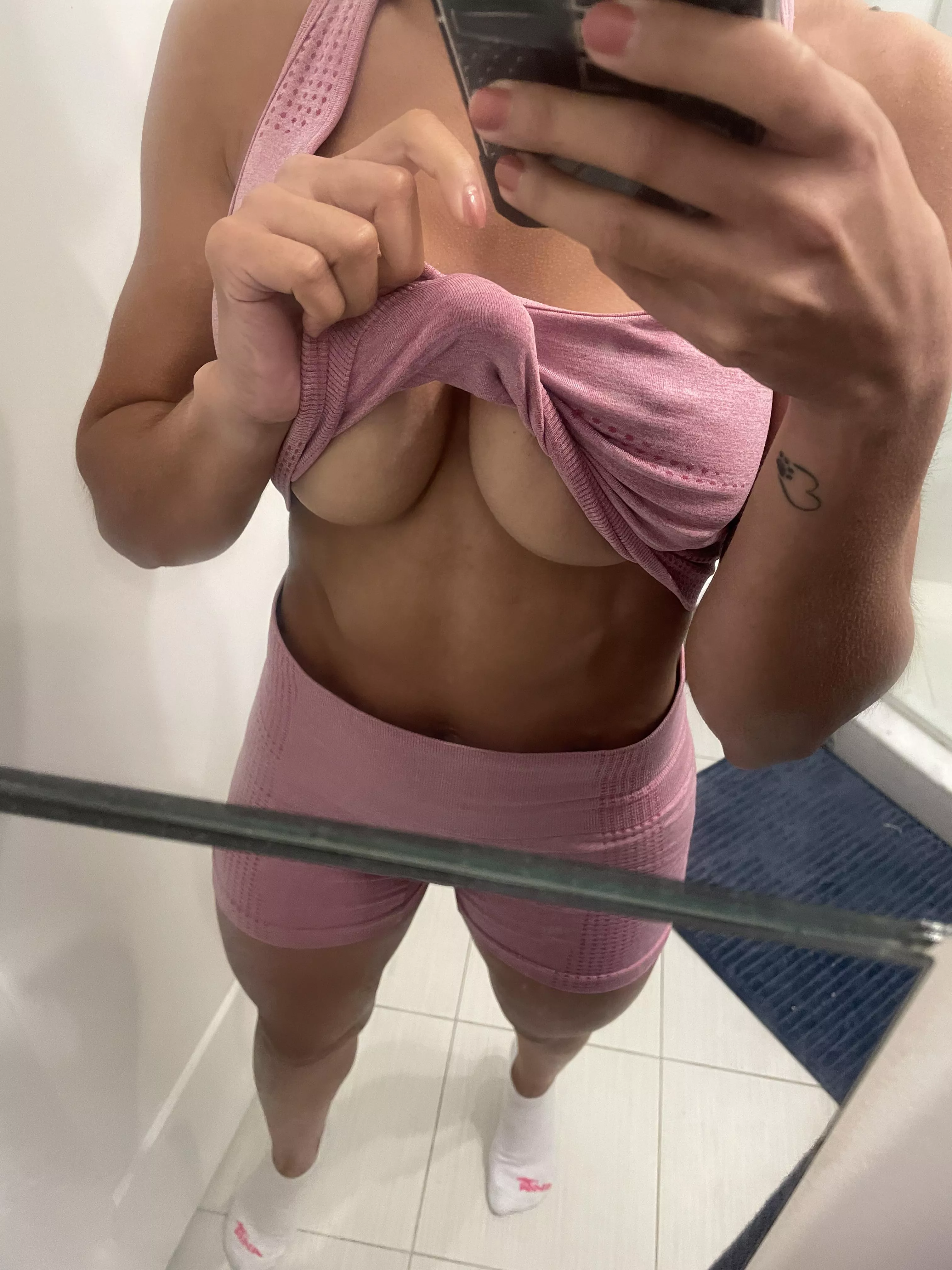 Oh jueves bonito! Let’s have fun my love posted by saramiller2222