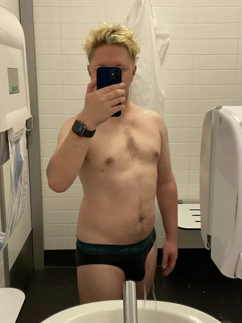 Otter in the making by gaykiwi2