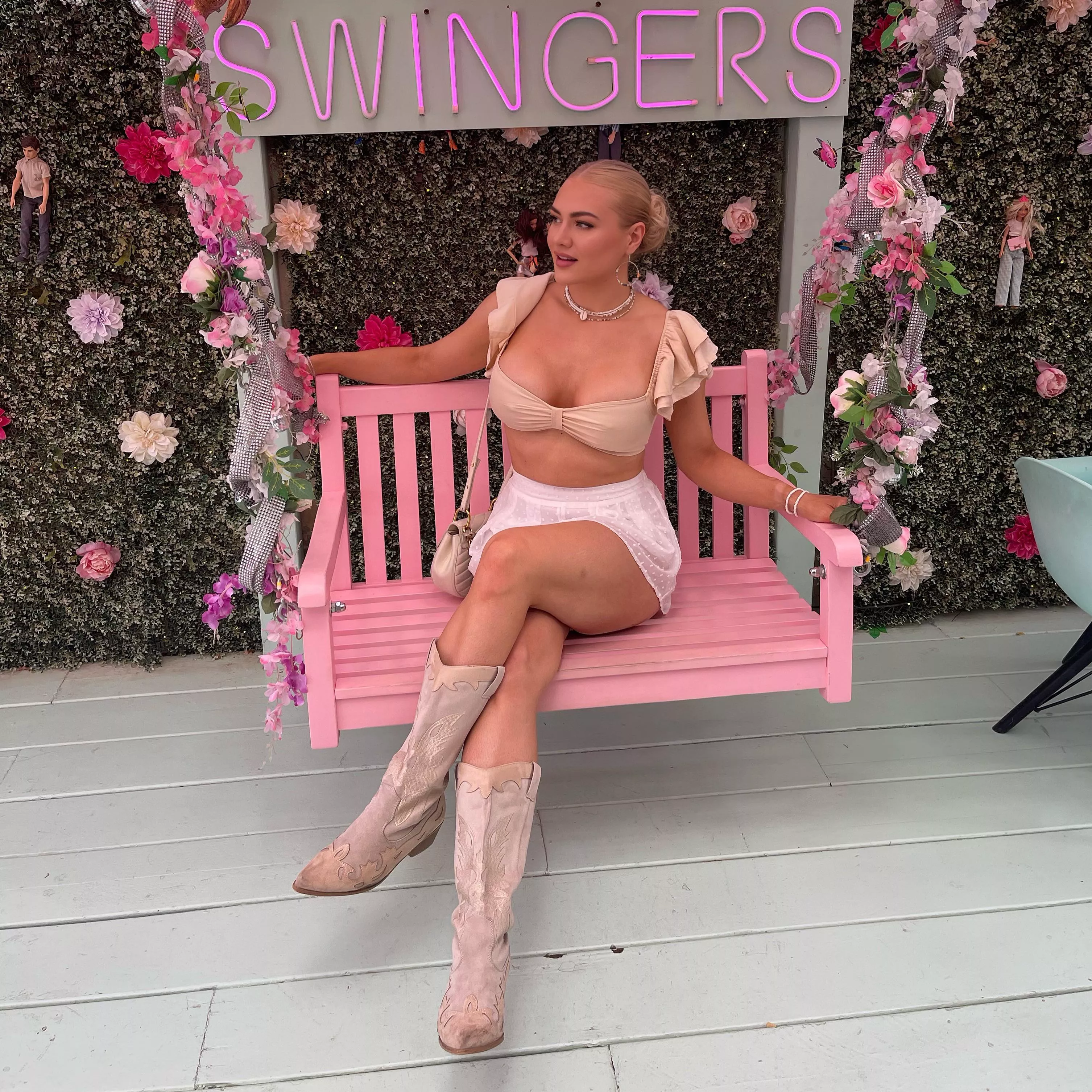 POV: I’m on a date with you, but I see a hot guy walk past.. @DommeliaOfficial posted by DommeliaOfficial