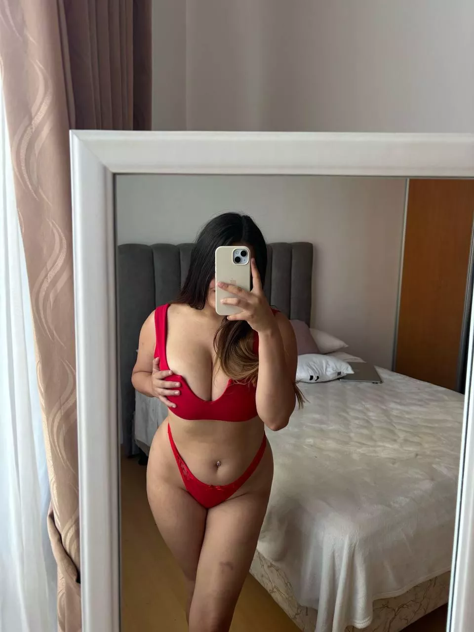 pretty in red posted by blightedcurdlers50