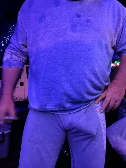 Reporting for work, sir by Djstrps