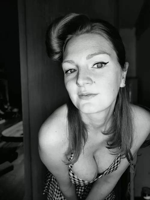 Rocking my vintage Glam as a pin-up gal🌸💕 by GingerPumpkinOf