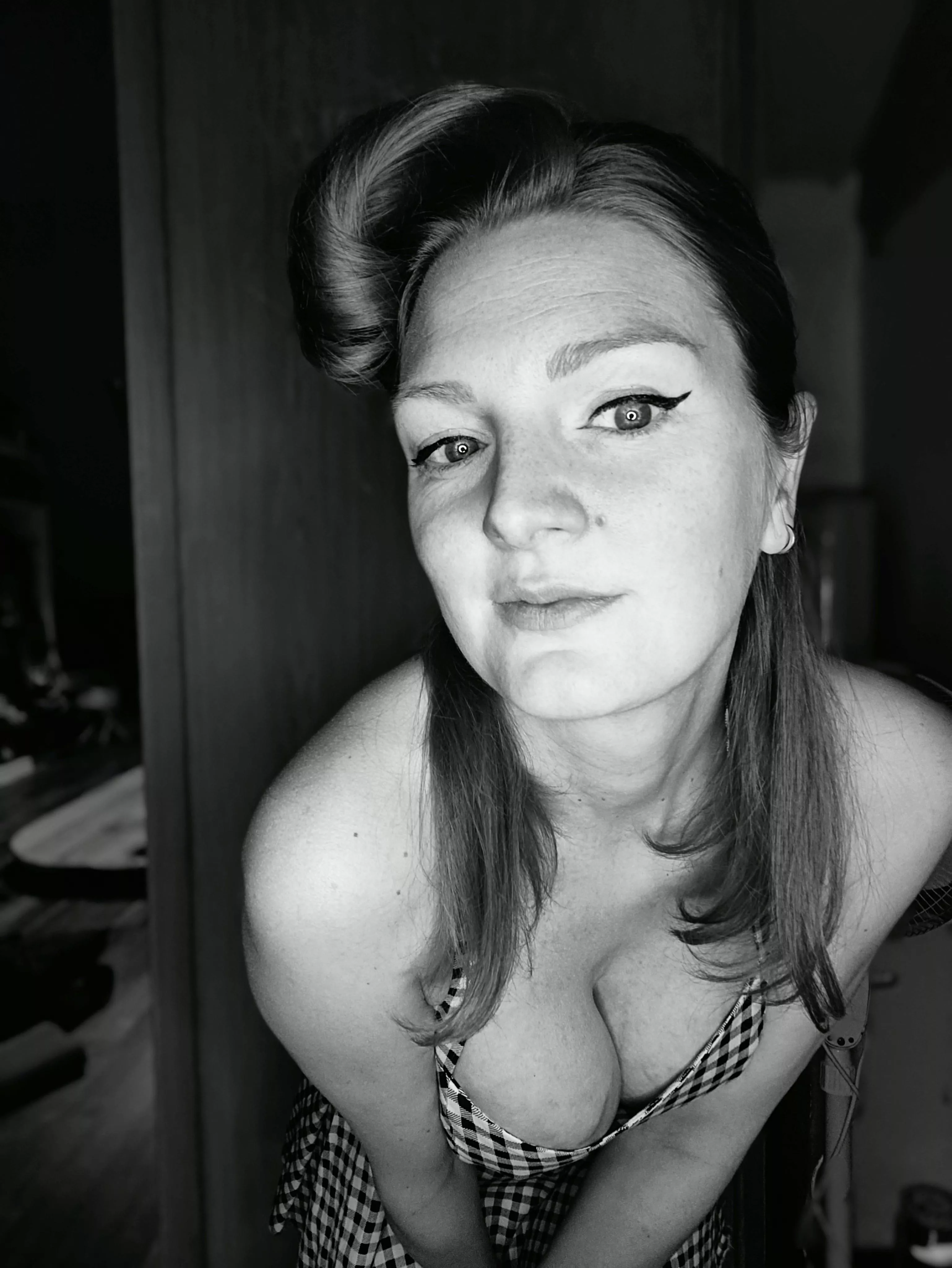 Rocking my vintage Glam as a pin-up gal🌸💕 posted by GingerPumpkinOf