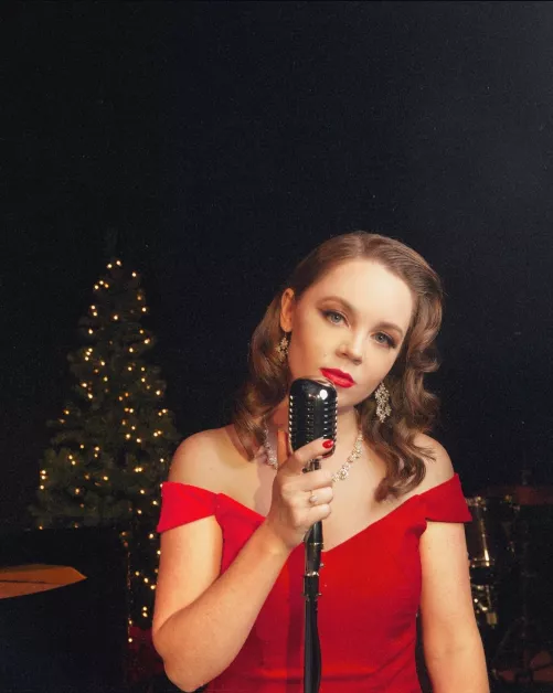 Sarah Reeves by OFMrGrey