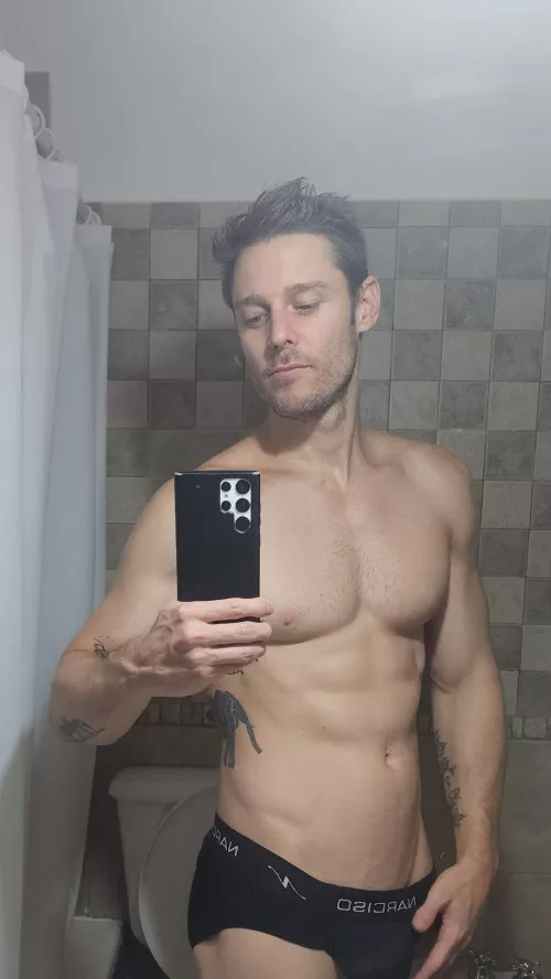 Sleepy face 🫠 by aiasar1