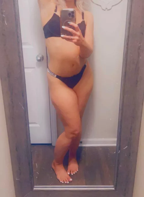 southern milf ready to please offering [cam] [sext] custom videos & more! by lexie53leanne