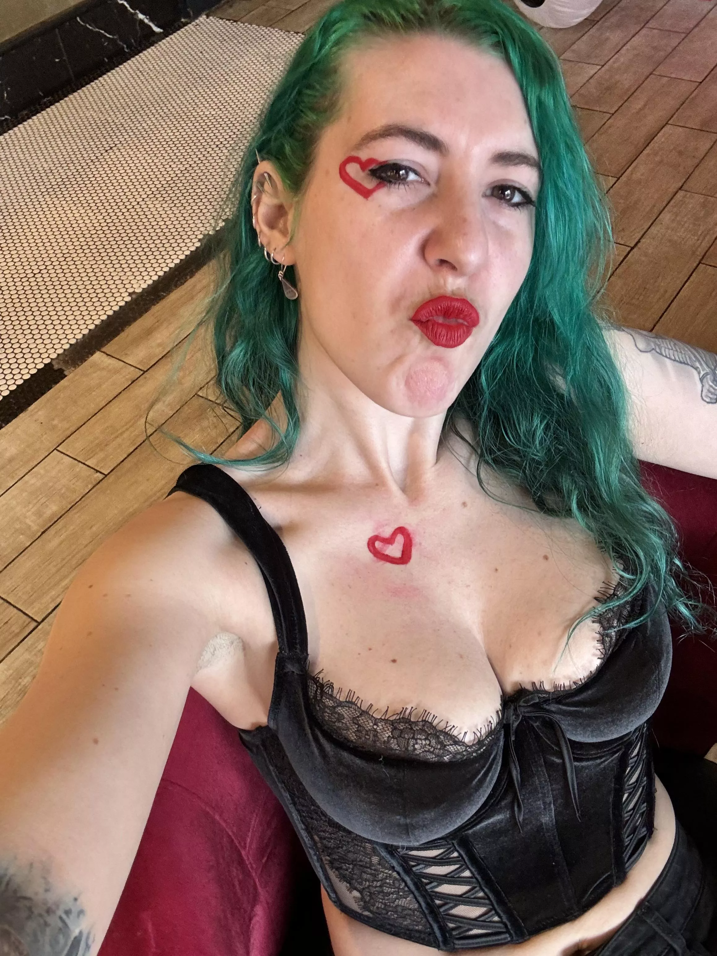 Valentine's Kisses [image] posted by sirenskiss3