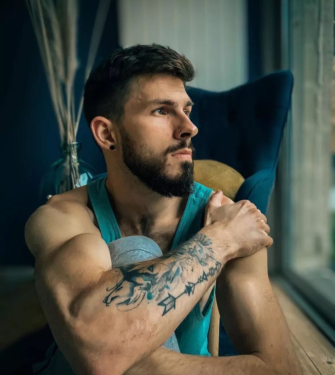 Waiting for you to come over posted by stretcher_fetcher_21