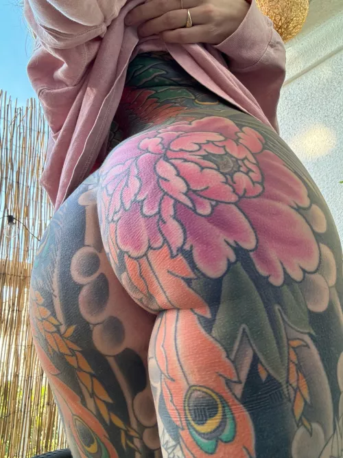 Wanted to show you what’s under my tshirt by kuzagirl