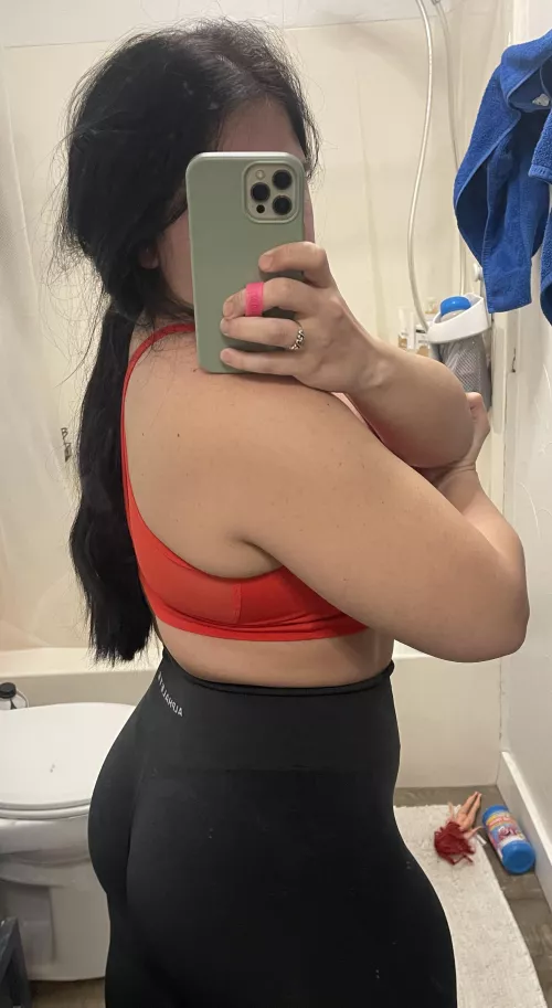 What do you think of my ass in these? by bootykayy9