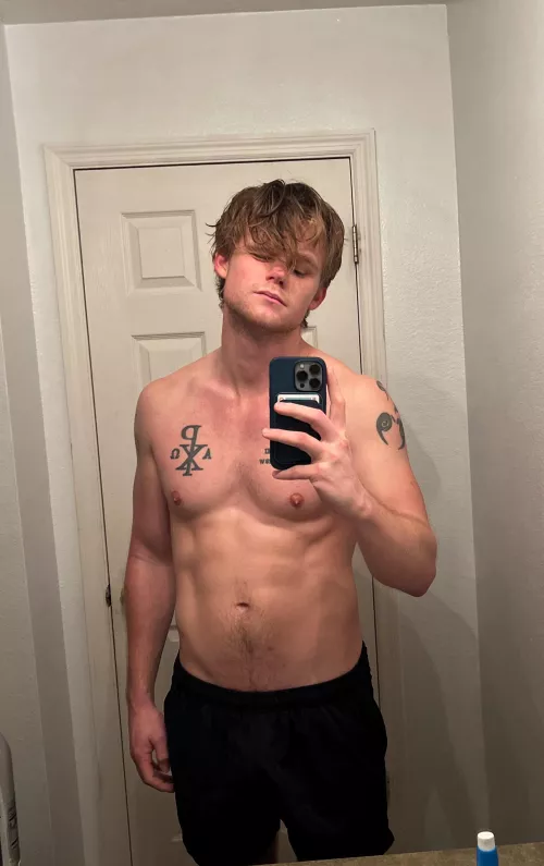 Who needs a Valentines pick-me-up from Daddy? DMs open 😘 by Radiant_Business9355