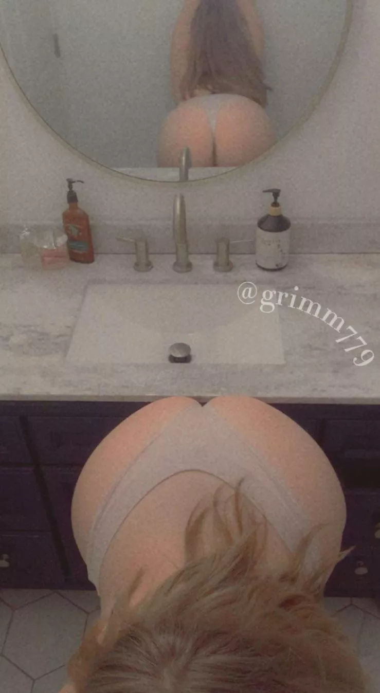 Would you bend me over for Valentine’s Day ;) posted by grimm779