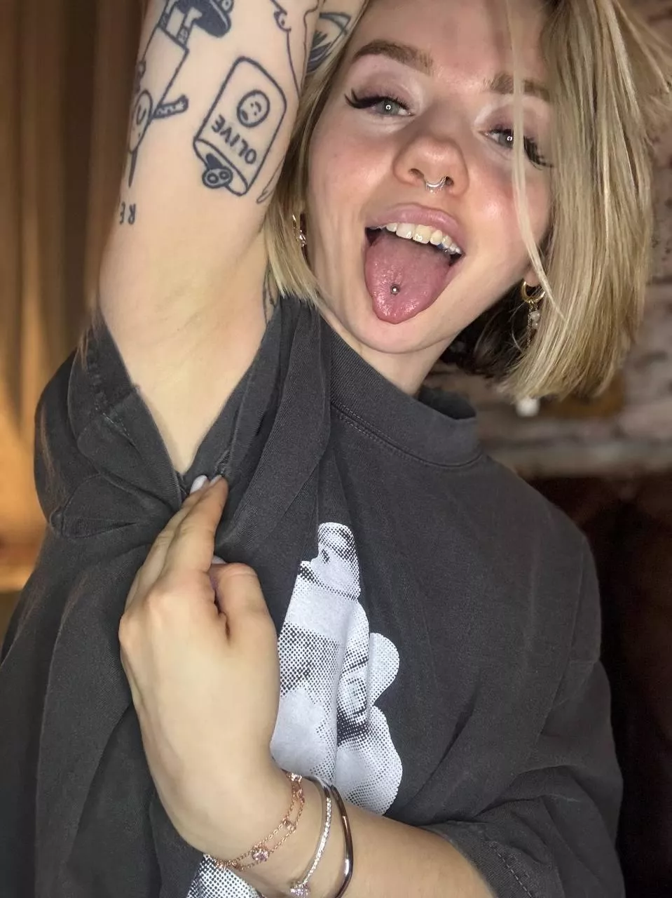 would you lick my armpits if I asked you nicely posted by PrettyGirlHotness