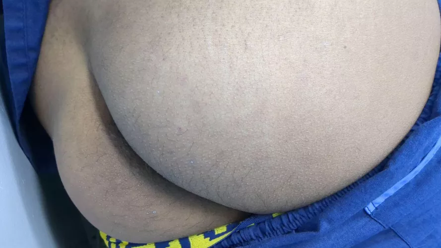 Would you mind a Filipino guy? Sitting on you? by Puzzleheaded_Way_485