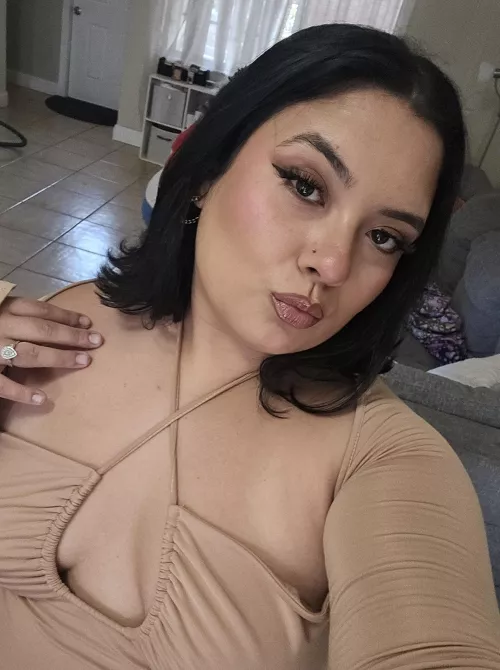 A good selfie means a good day by lilmermaid1