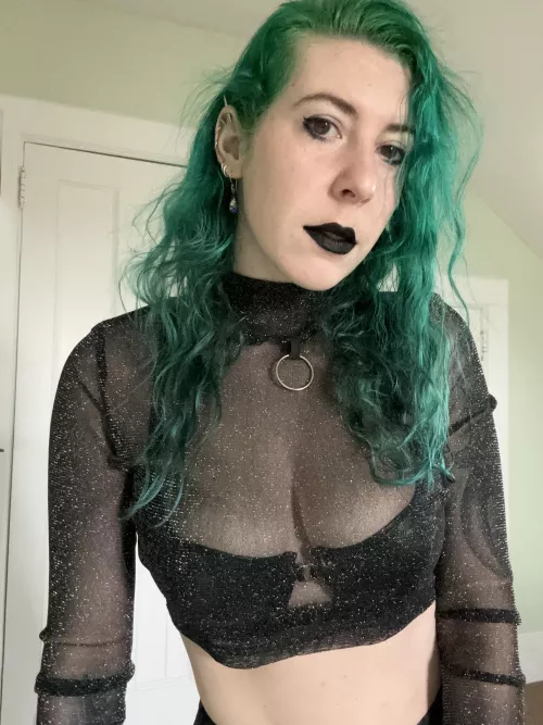 All green selfie by sirenskiss3