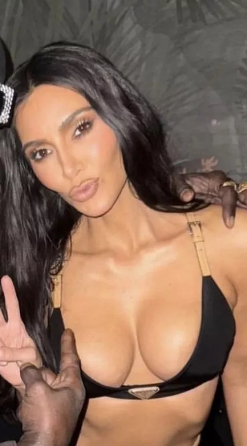 Amazing knockers🤤 by Select_Response_1480