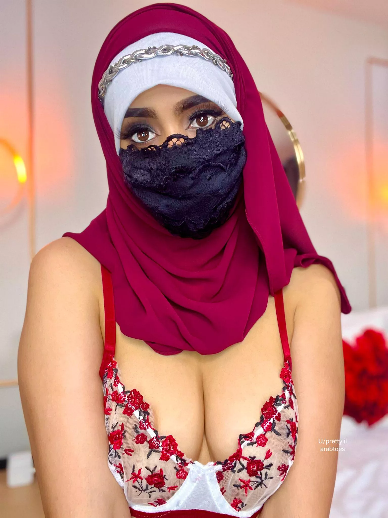 Are there still some guys into natrual boobs.. posted by prettylilarabtoes