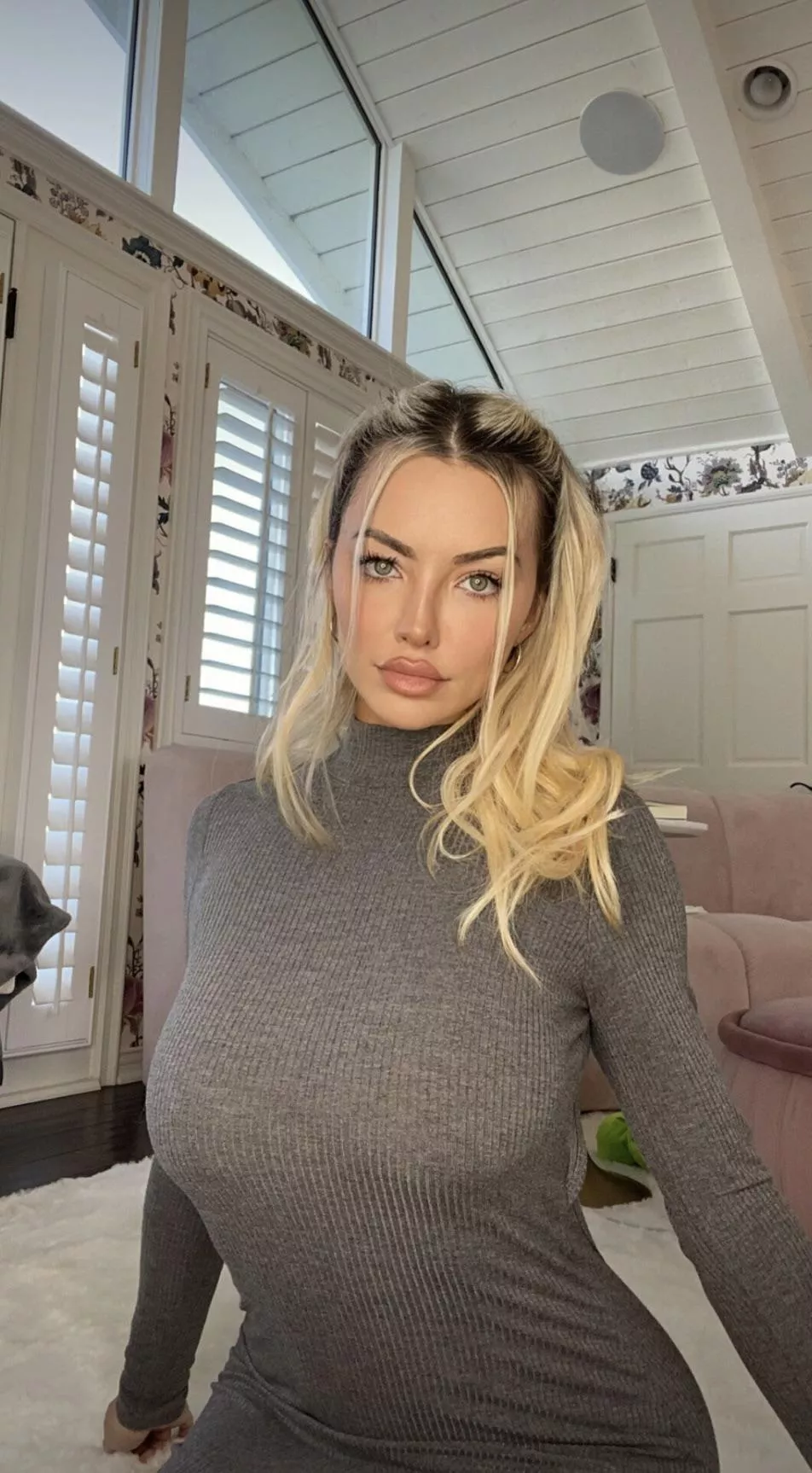 Busty blondes are a dream posted by LDNCeltics