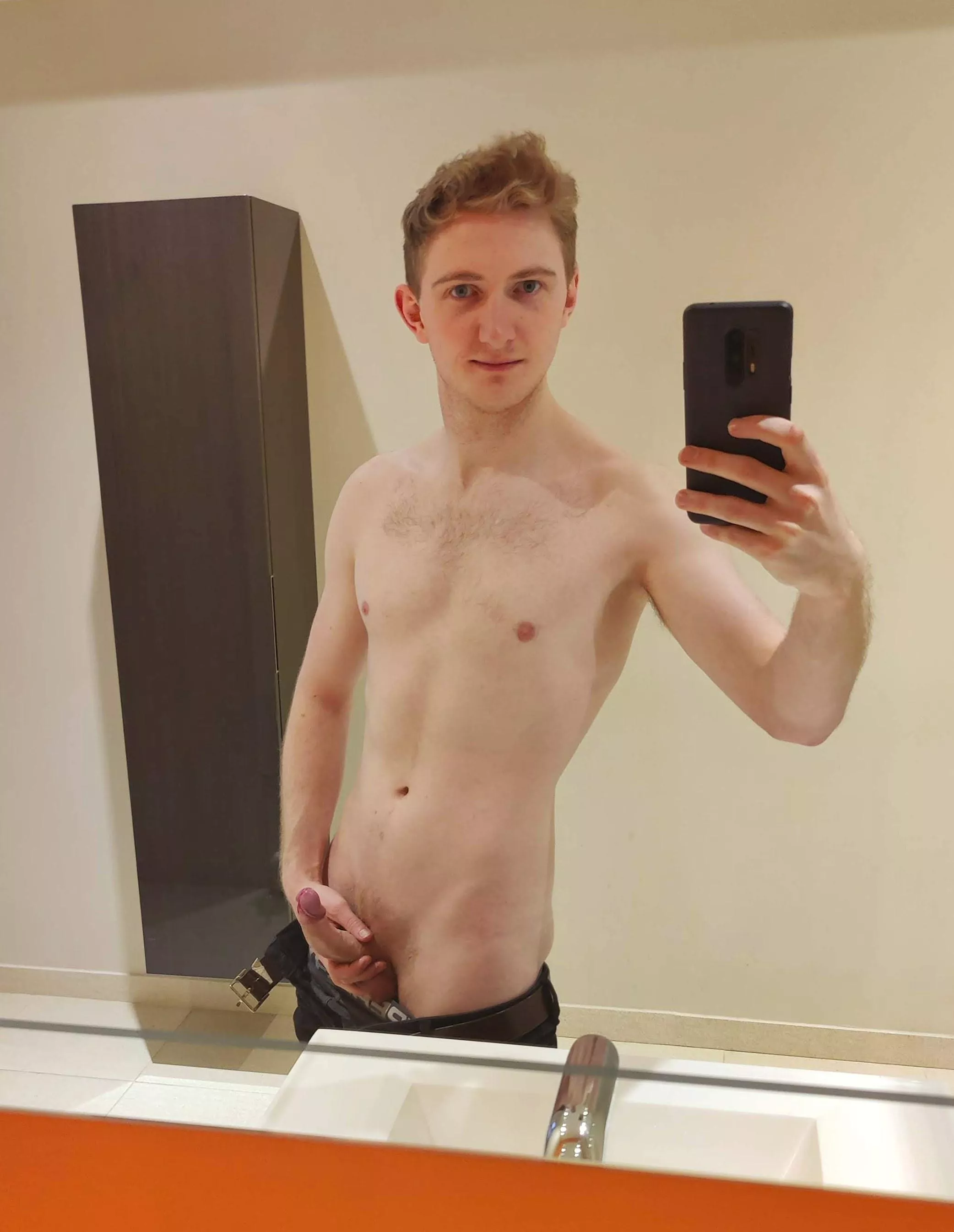 Can we be the sort of friends that send each other random nudes throughout the day? posted by Atomlad360