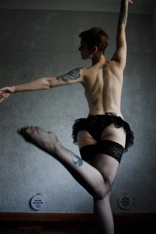 Dancing into the weekend like  by stretchykitten