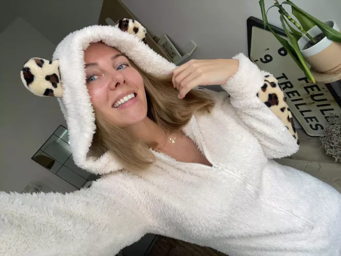 felt cute might delete later by iamsagittarina