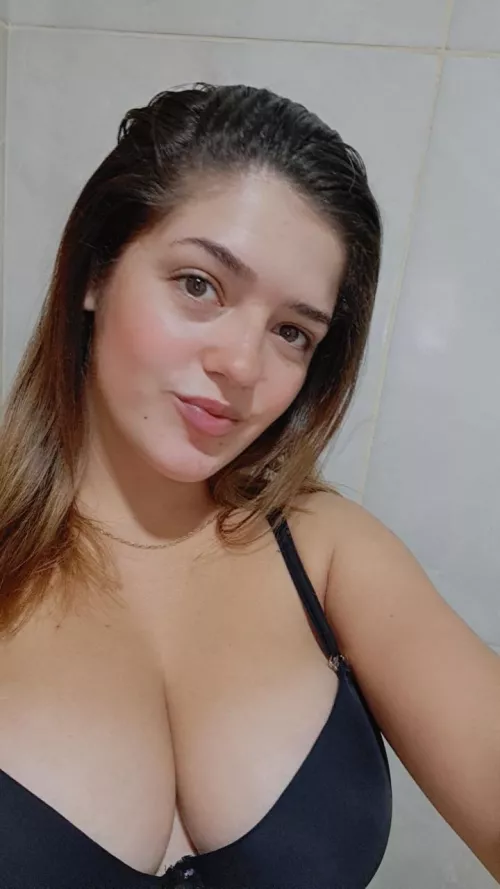 Friday 1-10, 23 years latin by valentina61842